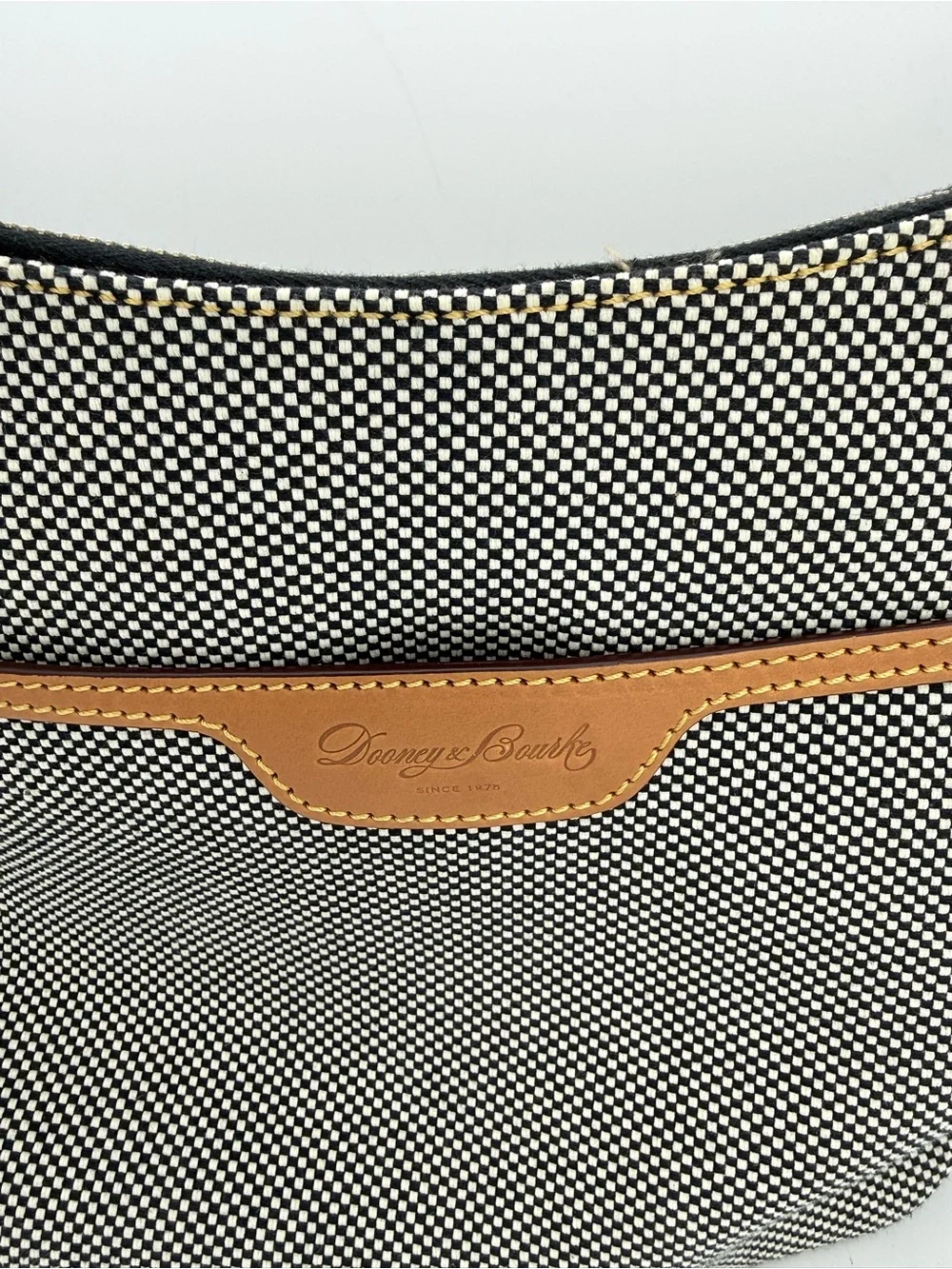 Dooney & Bourke women’s Birdseye East west Hobo shoulder bag fabric & leather - Picture 3 of 10